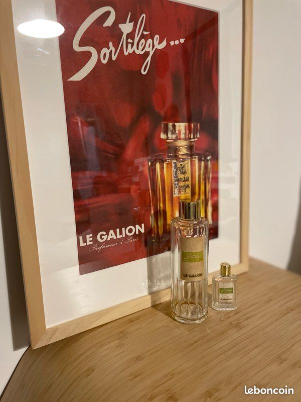 Flacon Sortilège De Le Galion - Parfum Vintage Vide - Dans Sa Boîte D'origine - Notes Florales Et Jasmin