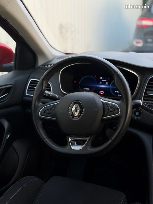 Renault Megane IV 160 Hybride Rechargeable (image 4)