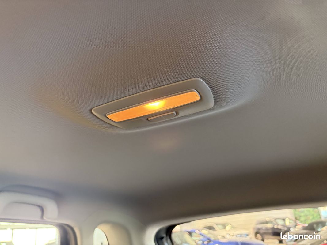 RENAULT Captur TCe 90 - 19 Life (image 39)