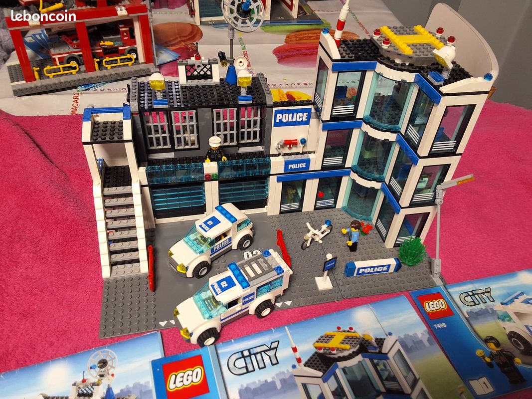 LEGO 7498 le commisariat police (image 1)