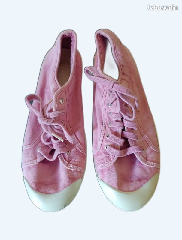 Tennis en toile marque Le Routard Chaussures