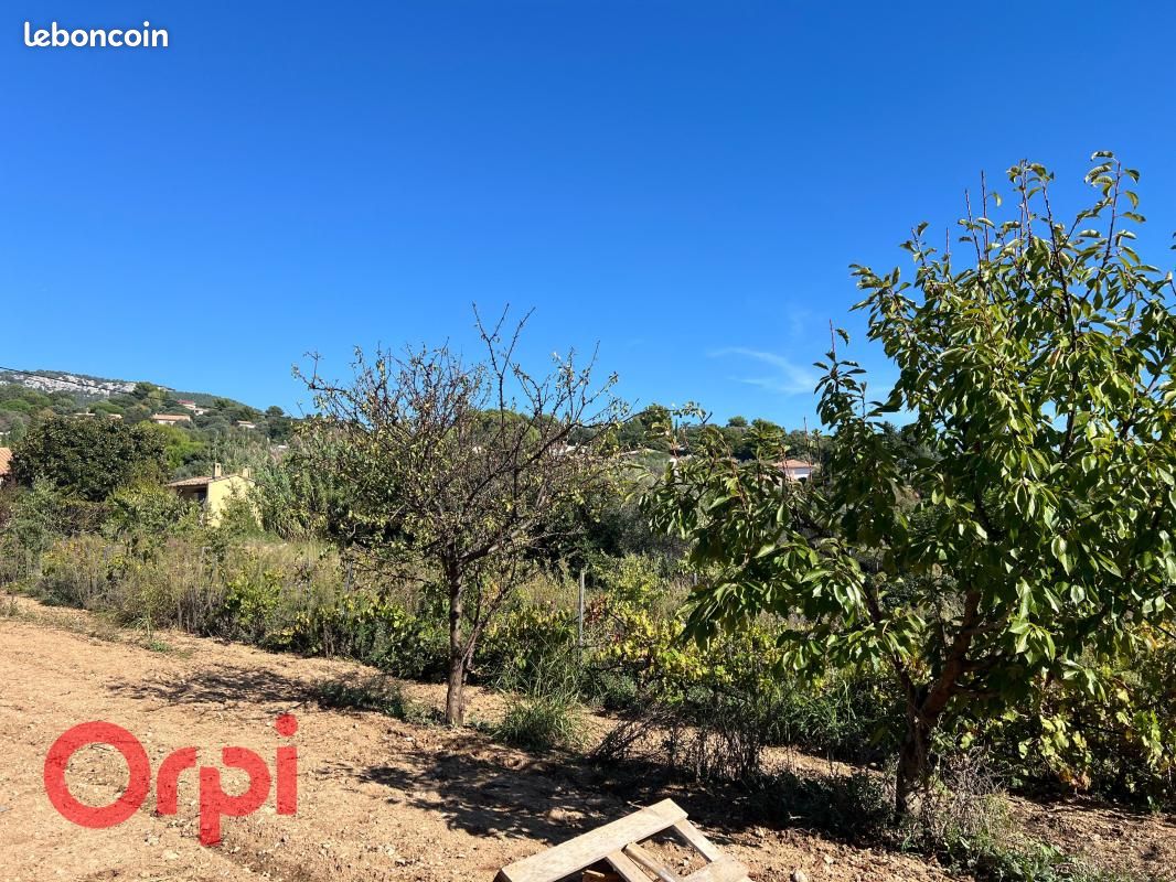 Terrain 1136 m² · à Ollioules · 395 000 €