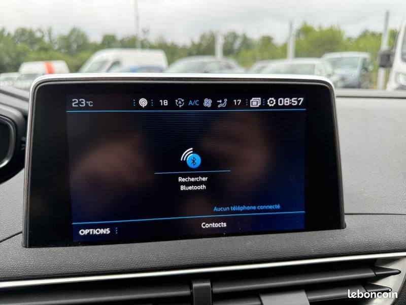 Peugeot 3008 1.2 PureTech 130ch S&S Allure (image 23)