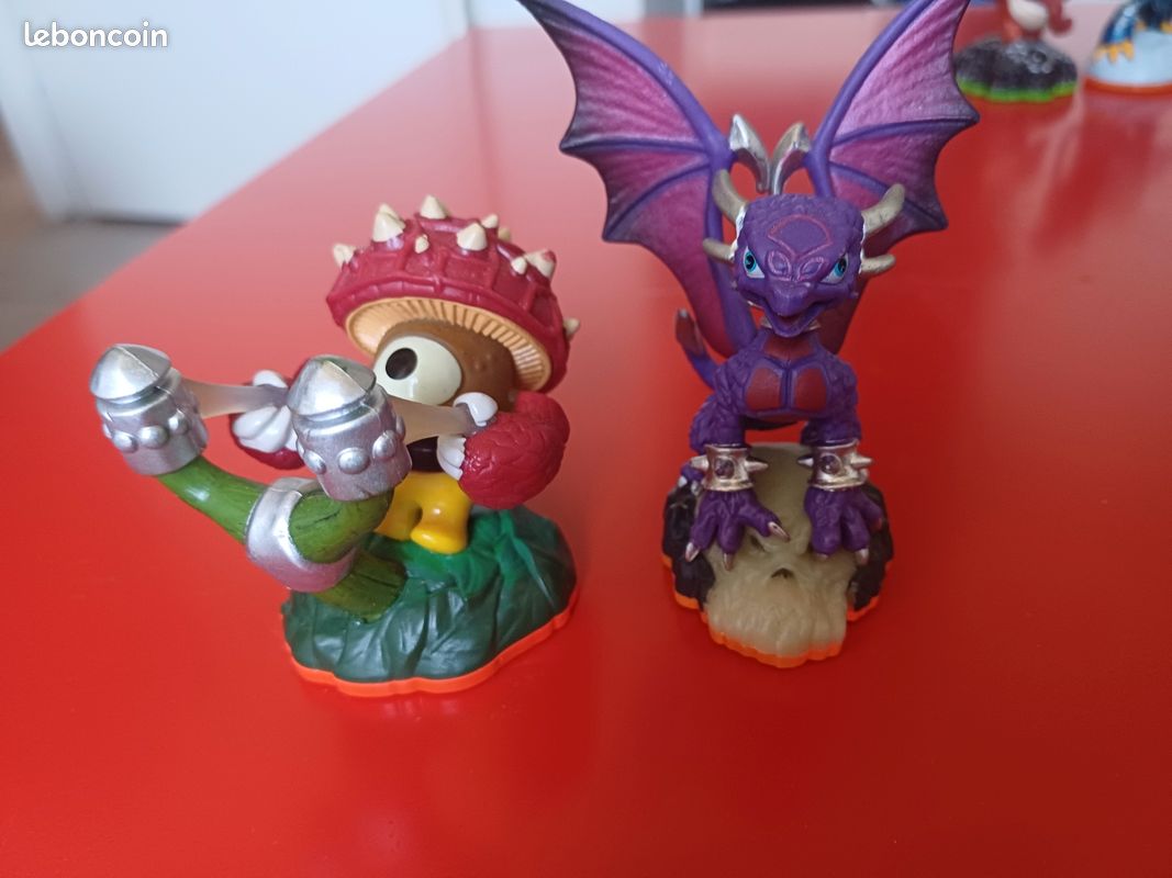 Lot 8 figurines skylander (image 3)