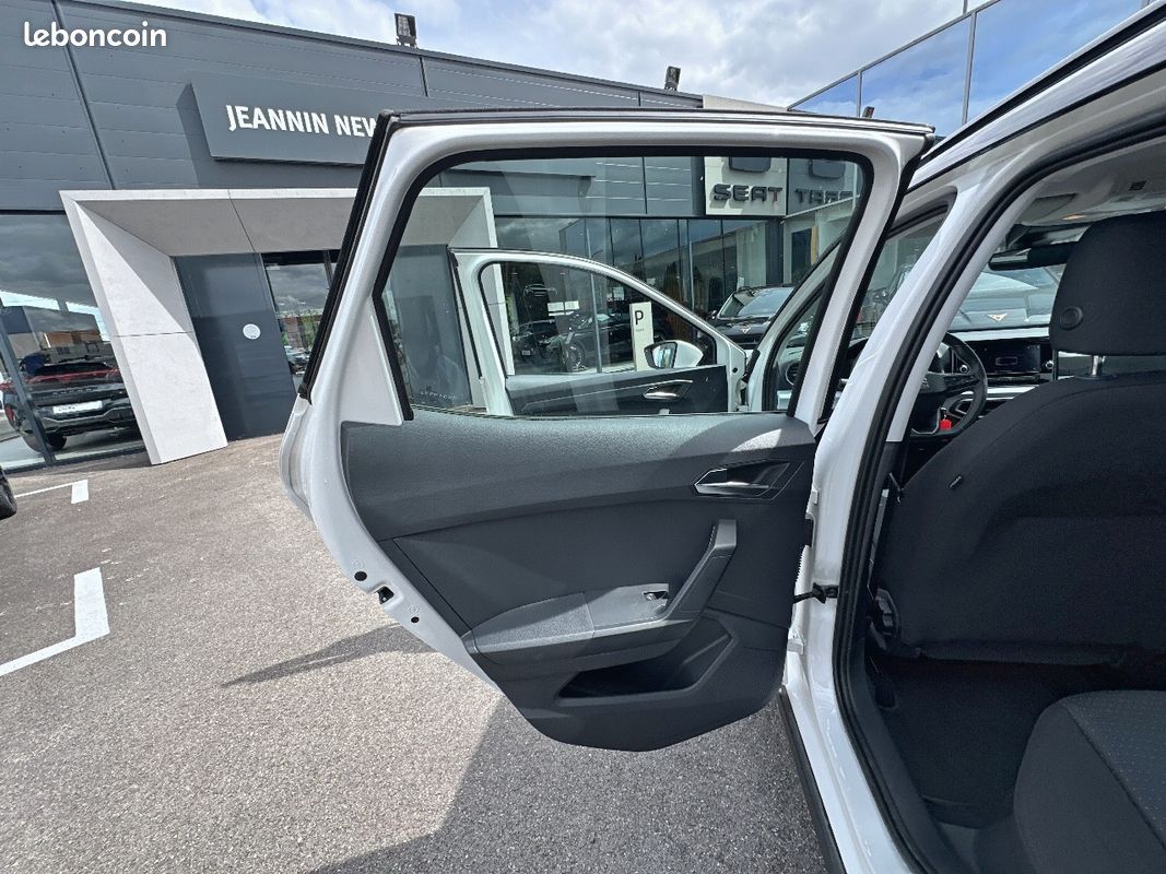 SEAT Arona 1.0 TSI 110 ch Start/Stop BVM6 Copa (image 28)