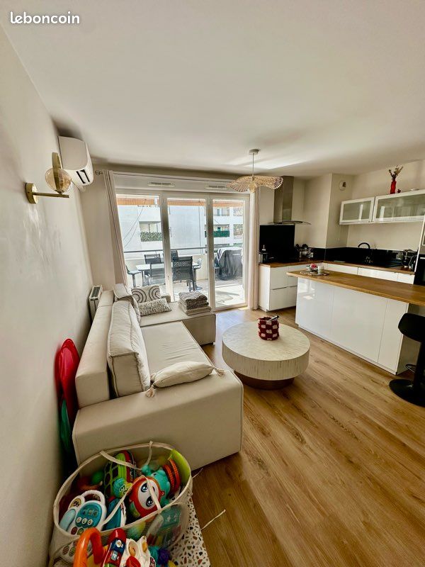 T3 60m2 grande terrasse + box fermé