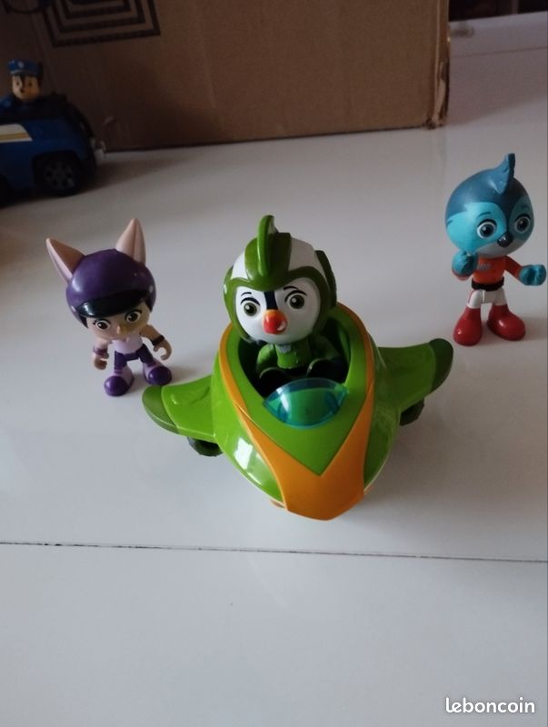 Bonjour Vend véhicule+figurine (image 1)