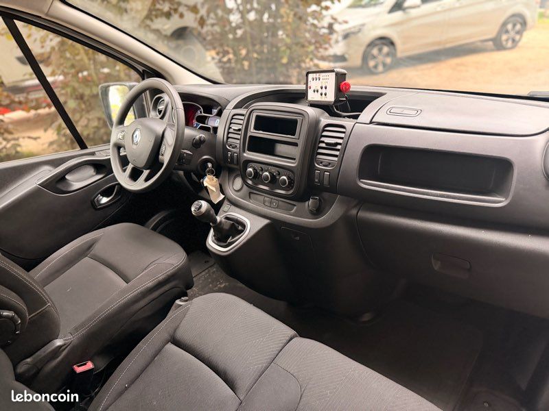 Renault Trafic L1H1 1200 kg dCi 2.0 120 ch NACELLE FGN Confort 2021 – photo 11