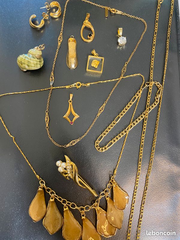Lot De Bijoux Fantaisie Vieil Or 110 G - Occasion, Pour Collection Ou Création