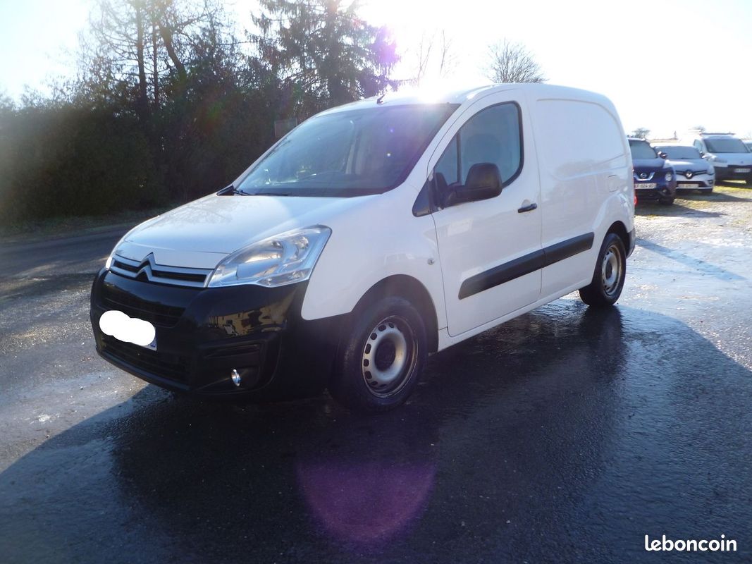 Citroen BERLINGO UTILITAIRE 1.6 BLUE HDI 100CH CLUB M 3 PLACES (image 1)