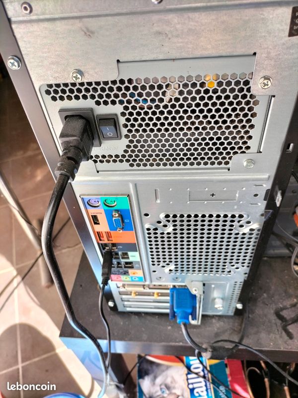 2 TOURS ACER ASPIRE WINDOWS 7 et XP en Panne + Boîte à Musique LABTEC + ÉCRAN/ CLAVIER ( Au Choix possible) (image 12)