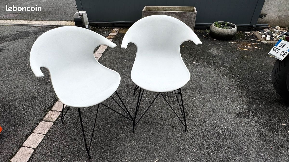 Lot de deux chaises (image 1)