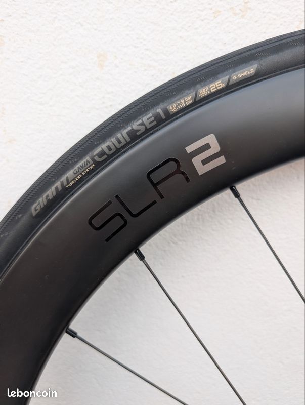 Roue giant carbone SLR2 50 (image 7)