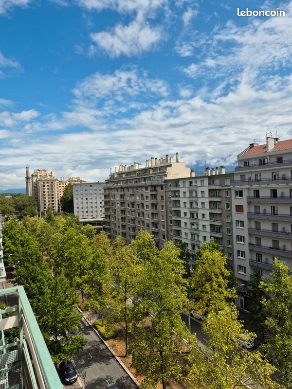 Appartement 3 pièces 80 m² · à Grenoble · 80,3 m² · 1 076 €/mois