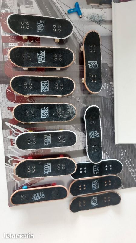 Skate tech deck (image 1)