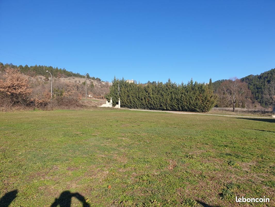 Terrain 693 m² Saleon · à Saléon · 33 400 €