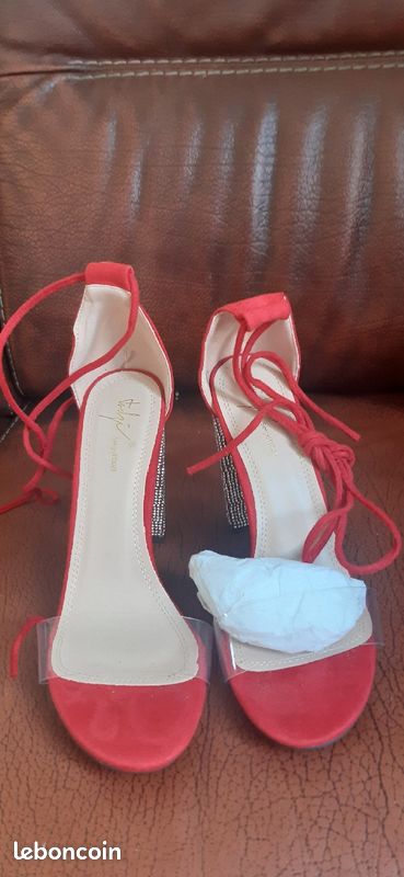Sandales rouge bordeaux taille 40 (image 1)