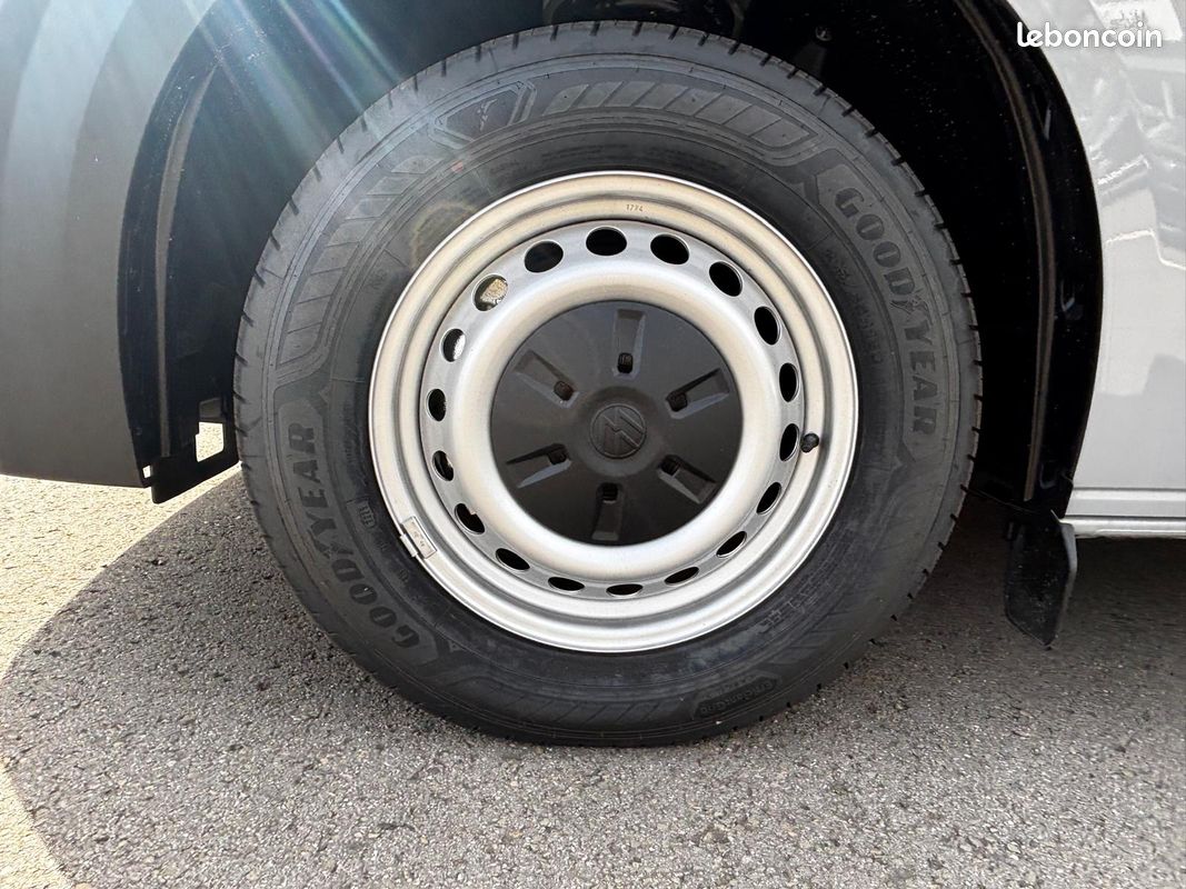 Volkswagen utilitaires transporter van l1h1 2.0 tdi 150 bva8 business (image 16)