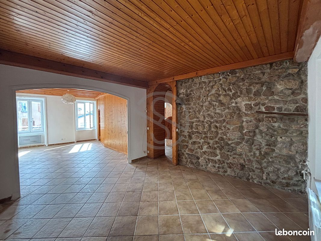 Appartement 5 pièces 112 m² · à Annonay · 112 m² · 129 000 €
