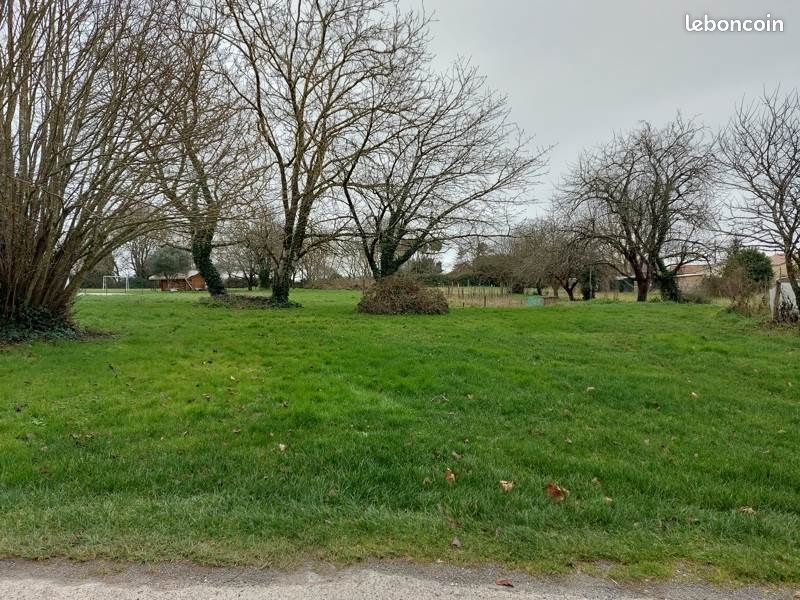 Terrain 4 593 m² Jonzac · 56 000 €