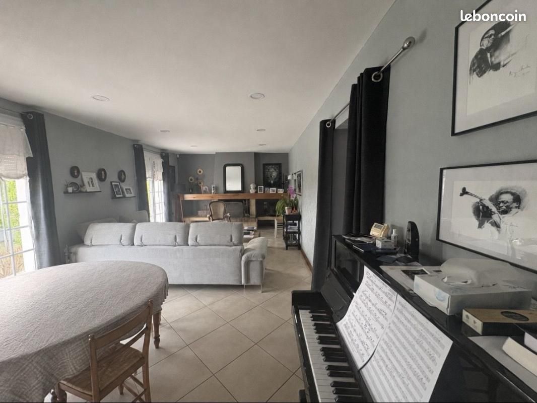 Maison 10 pièces 249 m² · à Coulon · 249 m² · 330 000 €