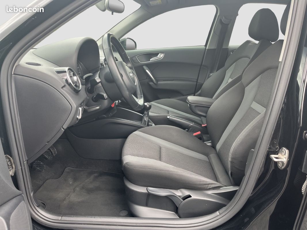 Audi A1 Sportback 1.4 TDi 90ch Ambiente (image 7)