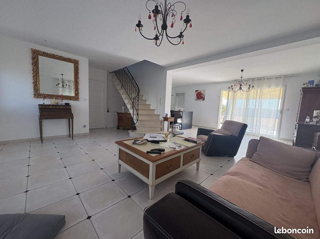 Maison 6 pièces 193 m² · à Vivy · 193 m² · 299 980 €