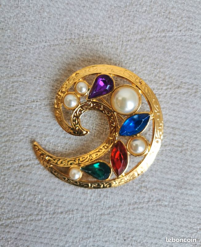 Broche Vintage En Métal Doré - Jolie Décoration Pour Veste, Manteau Ou Chapeau - Occasion