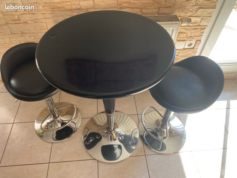 Table et tabourets de bar (image 2)