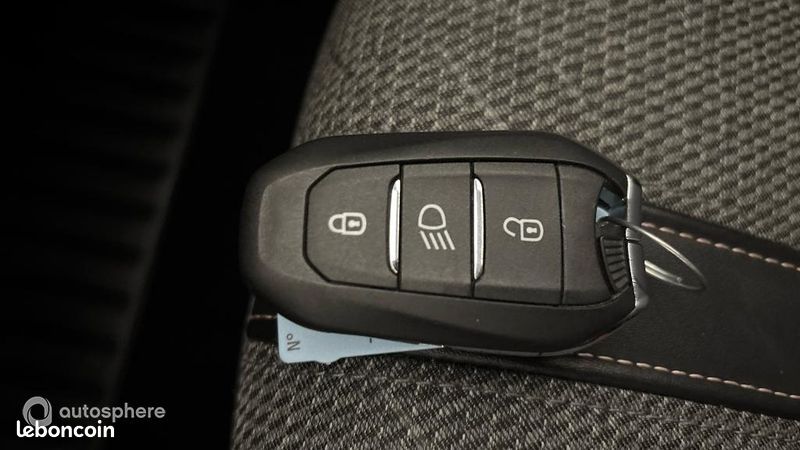 Peugeot 208 1.2 100ch S&S Allure (image 16)