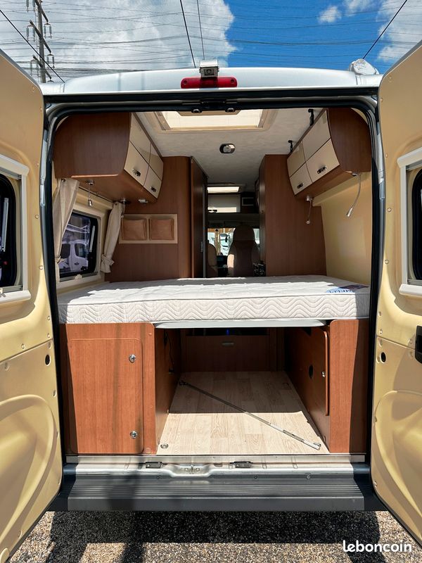 Roller Team Livingstone Prestige 2 / Fiat 130 Cv / Suspension pneumatique avec compresseur / Panneau solaire / Frigo auto (image 4)