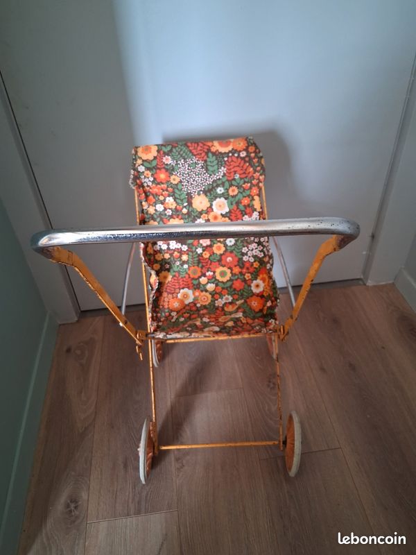 Poussette vintage Jouet ancien des années 60 70
Pliable
Remise en mains propres à Montpellier ou Sète (image 6)