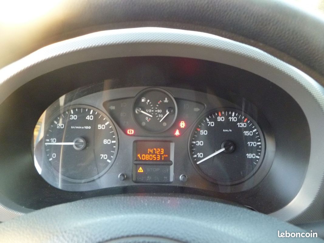 Citroen BERLINGO UTILITAIRE 1.6 BLUE HDI 100CH CLUB M 3 PLACES (image 9)