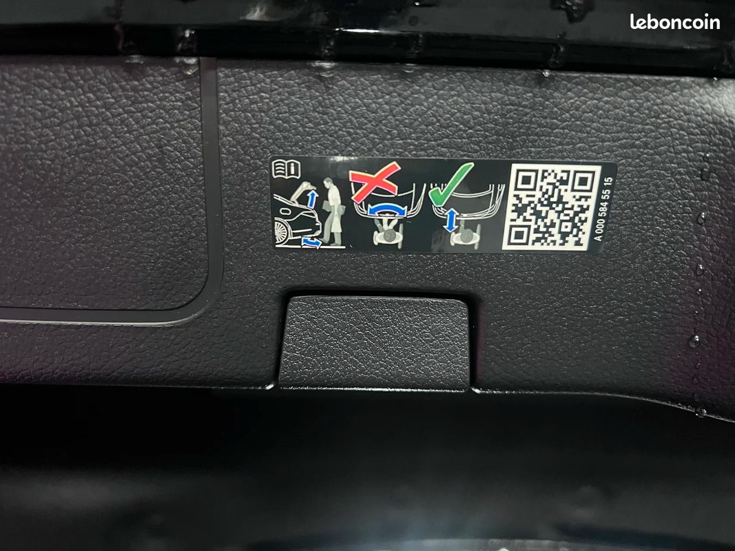 Mercedes-Benz CLASSE CLA 250e AMG Line - Suivi chez Mercedes - Full Options - Camera 360° - Carplay - Toit Ouvrant - Sieges avant Chauffants - Affichage tête haute (image 13)