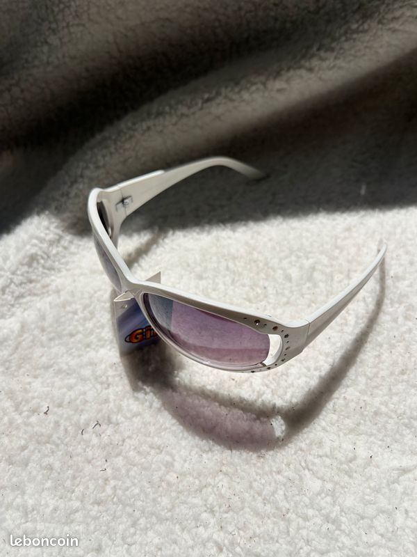 Lunette de soleil marque Gil (image 3)