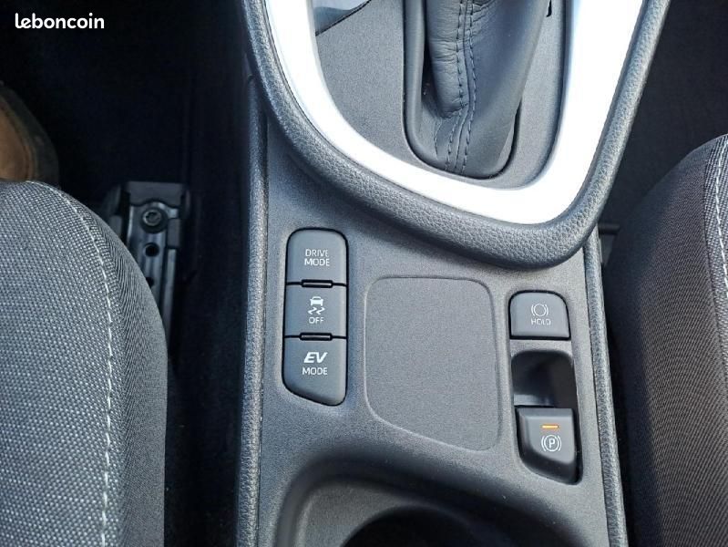 Toyota Yaris 116h Dynamic Business 5p + Programme Beyond Zero Academy MY22 (image 20)