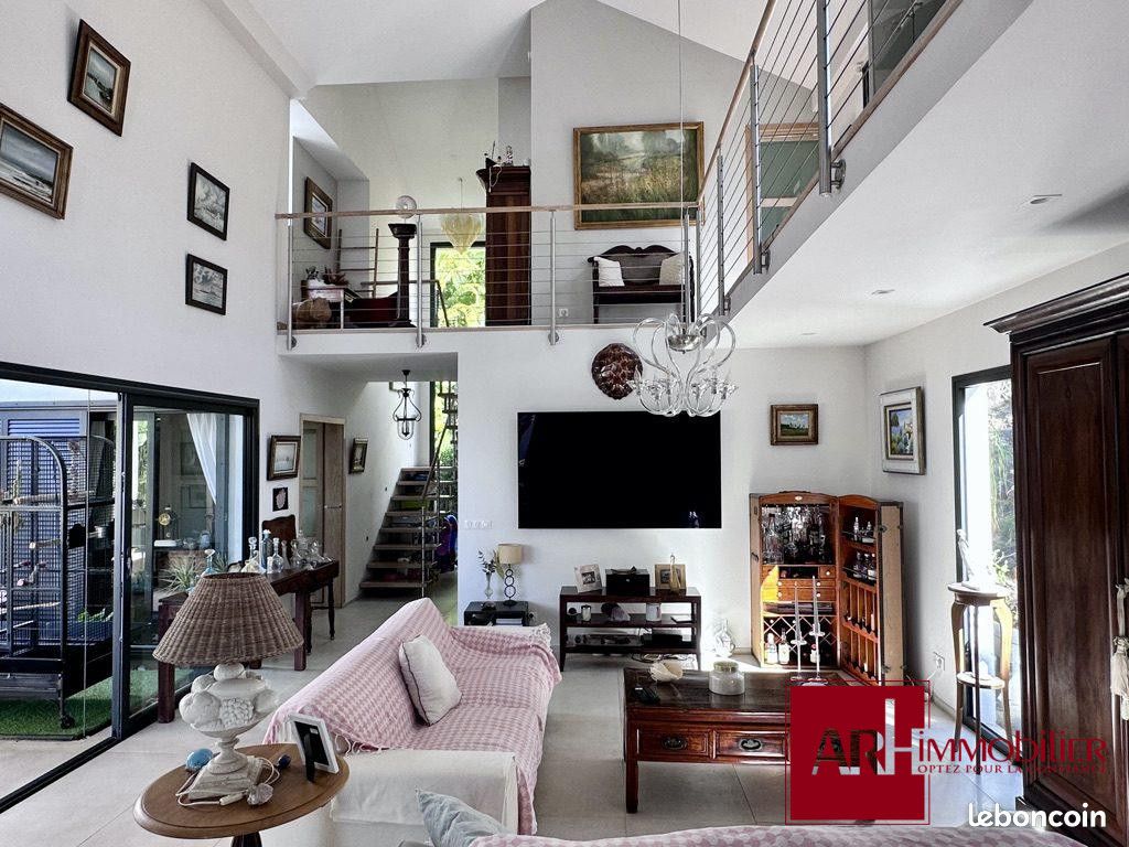 Maison 6 pièces 185 m² · à Saint-Paul · 185 m² · 940 000 €