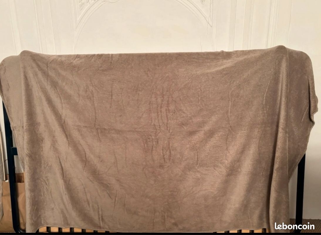 Plaid taupe Maisons du Monde (image 1)