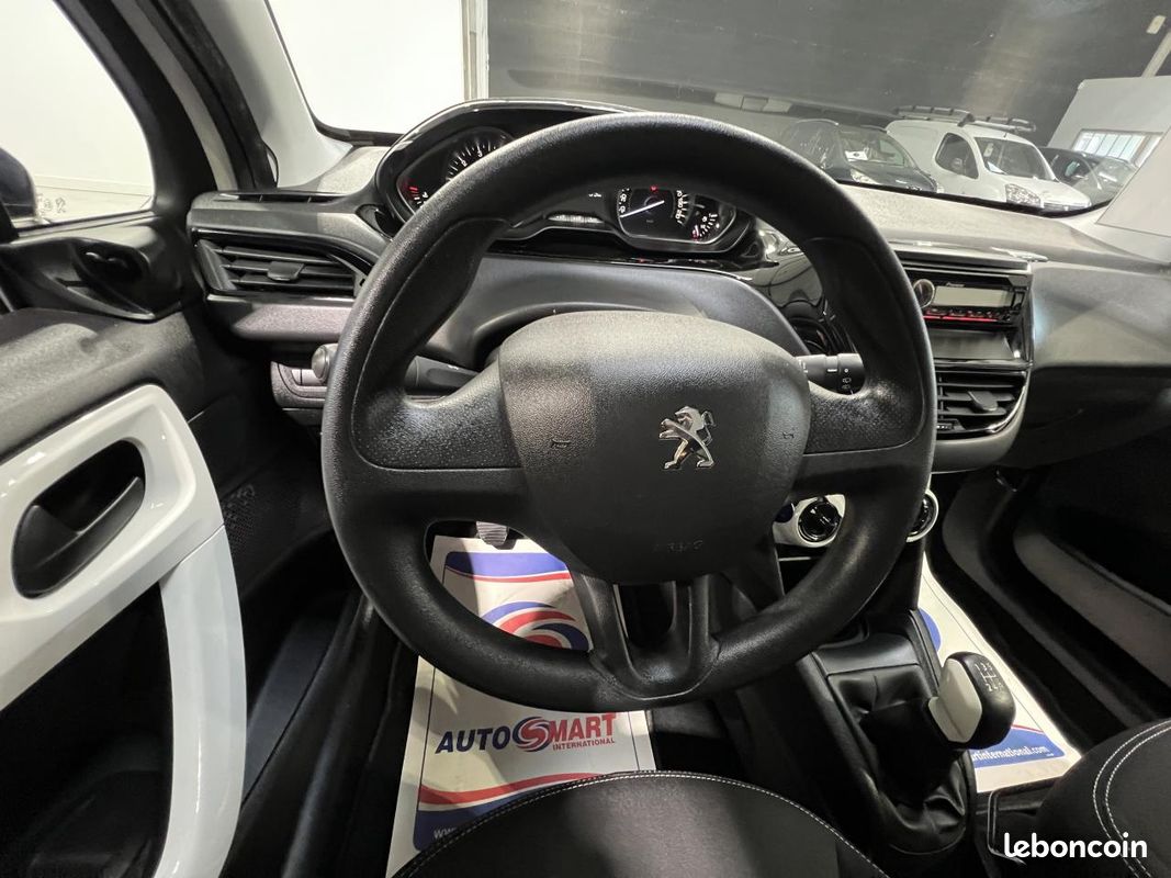 PEUGEOT 208 1.2i PureTech - 68Cv LIKE PHASE 2 CLIM (image 8)
