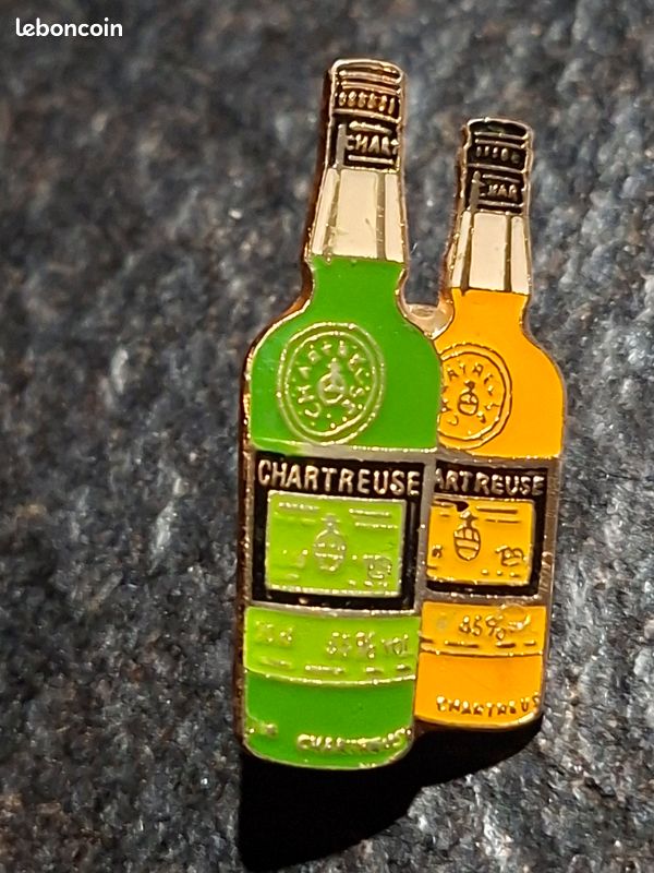 PIN'S MOINE PINS bouteille liqueur chartreuse (verte et jaune) EUR 45