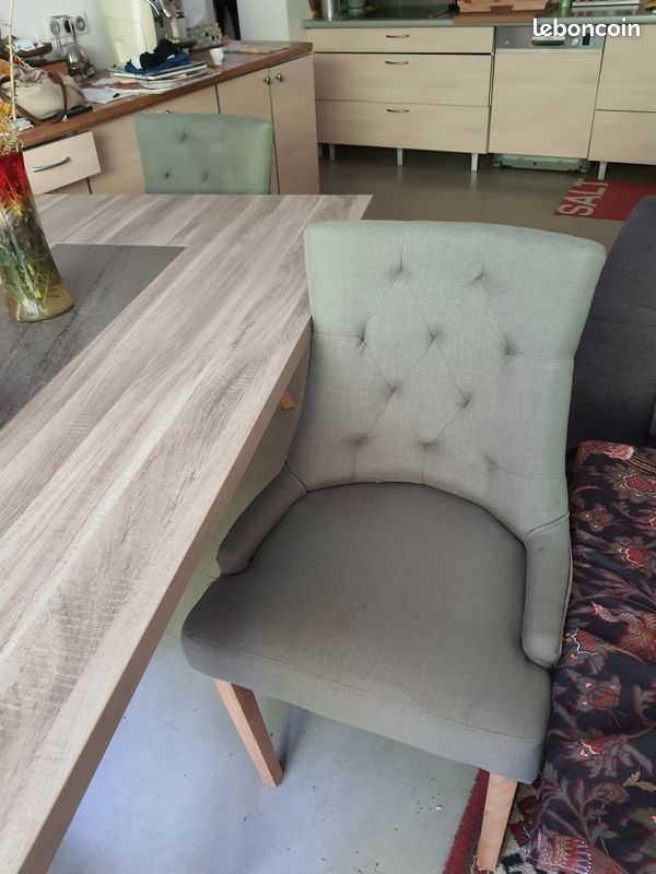 Table et 4 chaises (image 1)