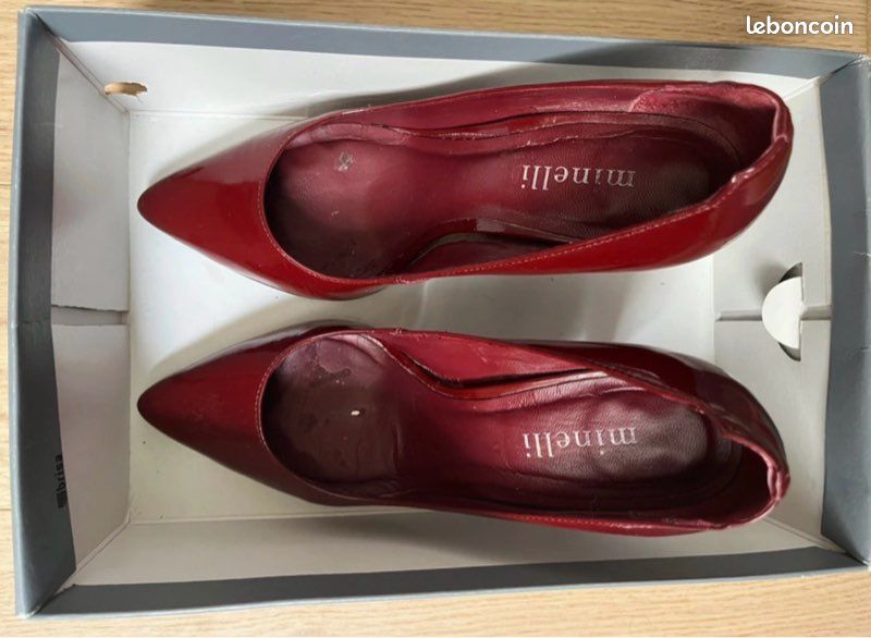 Escarpins Pointus Delicious En Cuir Verni Rouge Et Argent - Taille US 6 - Occasion TB