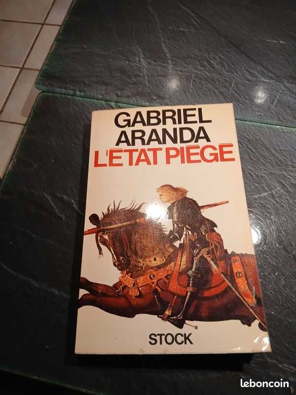 Livre ancien roman policier (image 1)