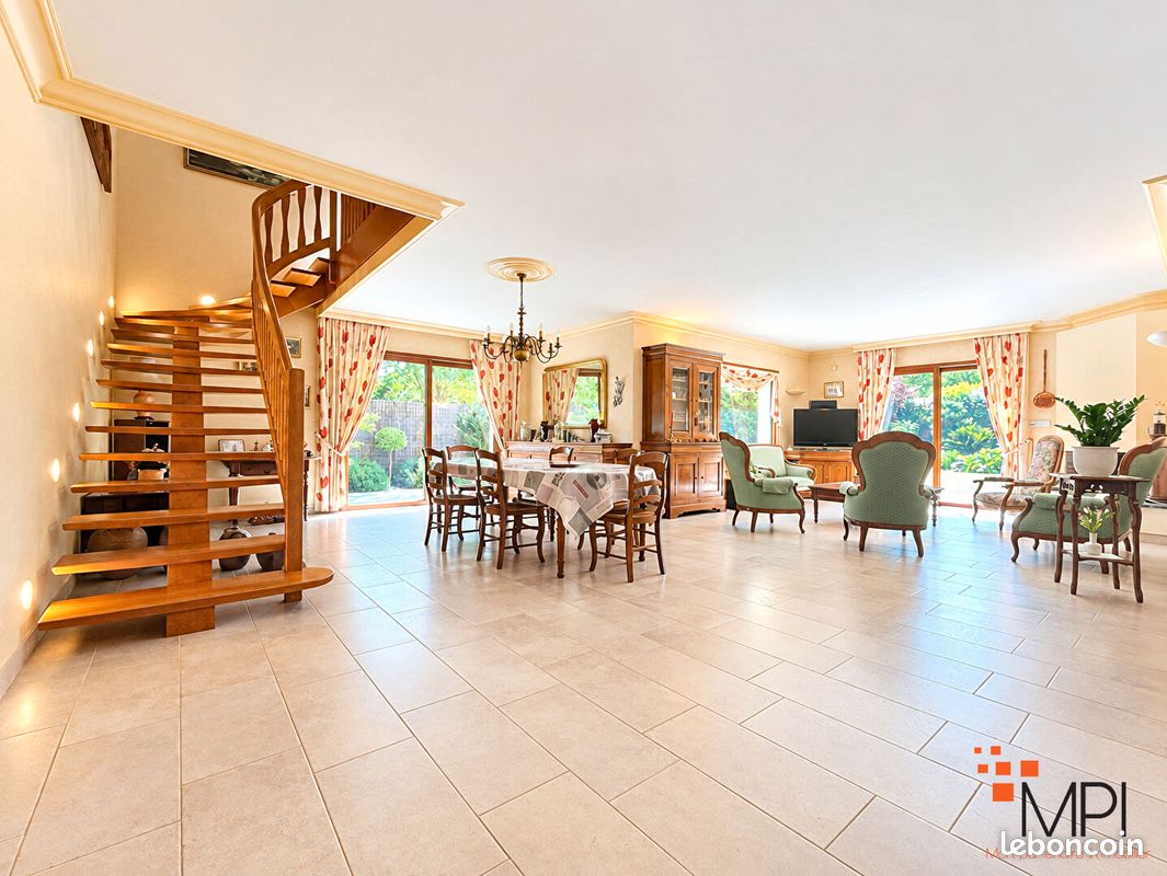 Maison 8 pièces 246 m² · à Le Rheu · 246 m² · 565 000 €