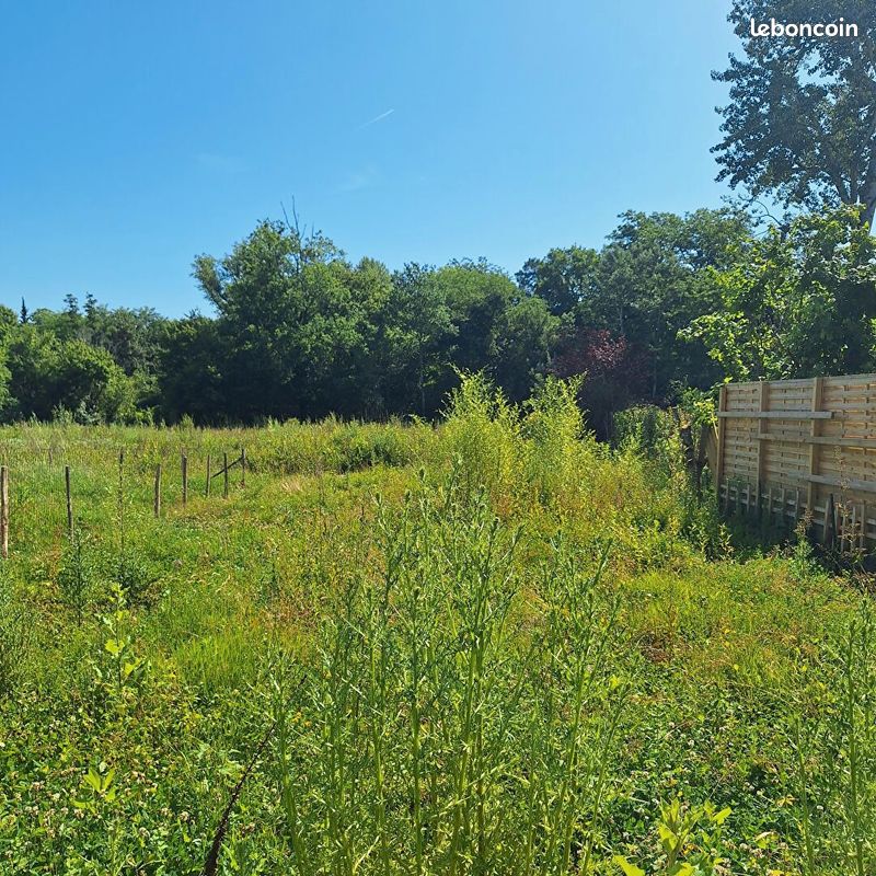 Terrain 350 m² · à Lignan-de-Bordeaux · 350 m² · 90 000 €