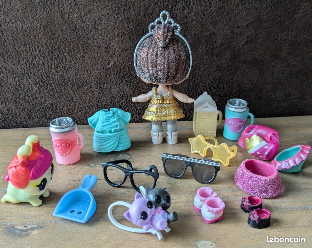 Lot figurine LOL dorée avec accessoires (lot 1) (image 3)