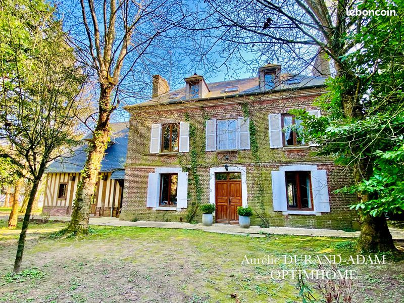 Maison 17 pièces 364 m² · à Pont-l'Évêque · 364 m² · 950 000 €