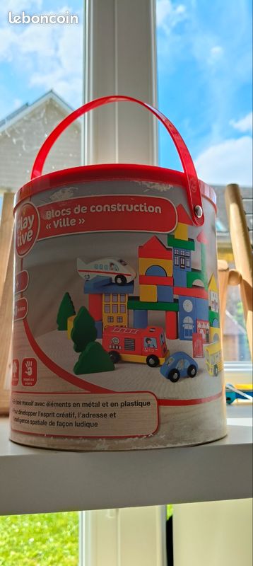 Jouet construction bois (image 1)