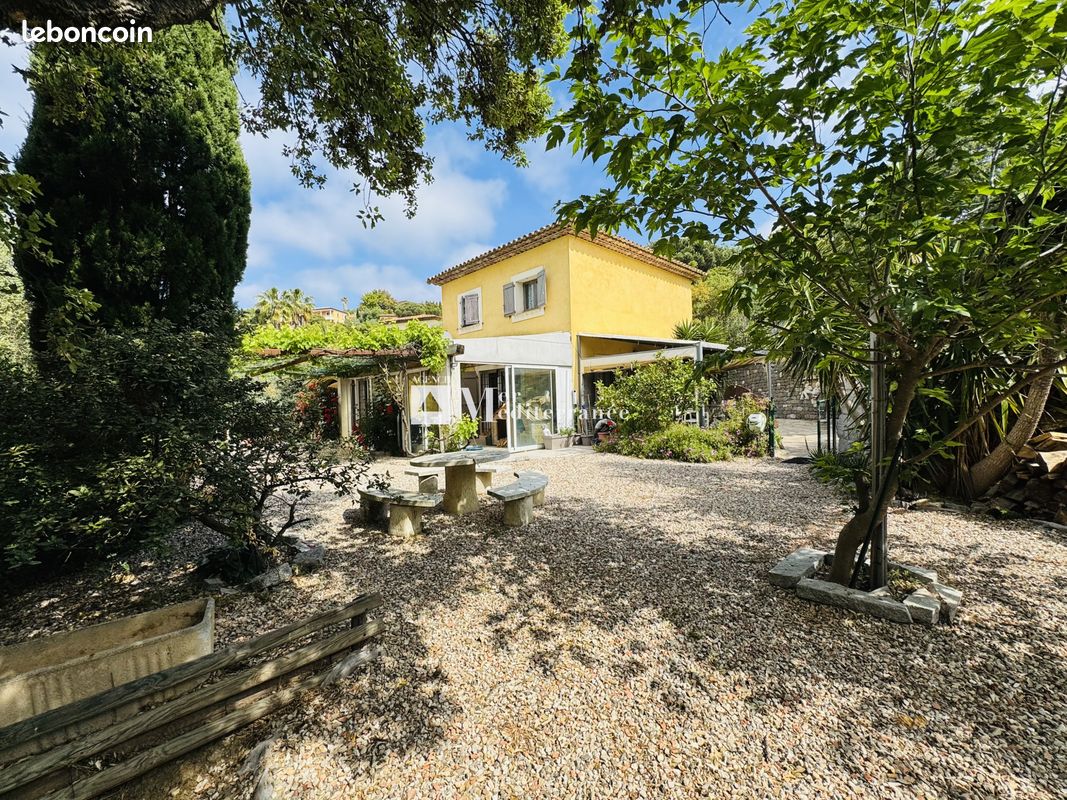 Maison 6 pièces 180 m² · à Sainte-Maxime · 180 m² · 999 000 €