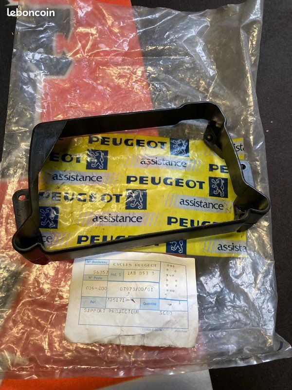 Support phare Peugeot sc 80 (image 1)